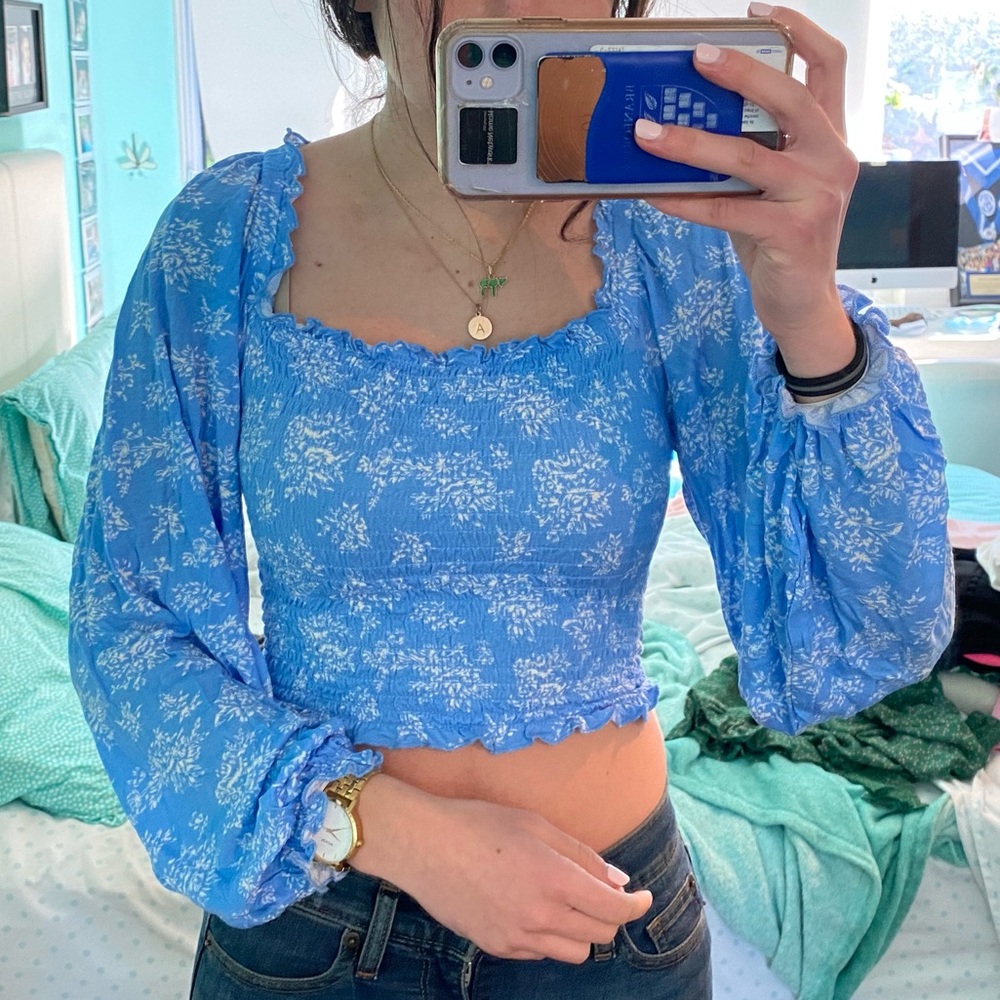 URBAN OUTFITTERS PUFFER SLEEVE TOP
